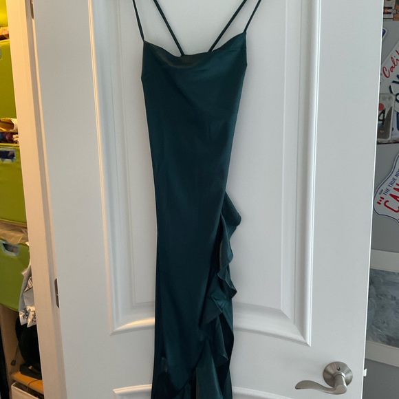 Windsor Ruffle Dress - Picture 3 of 4